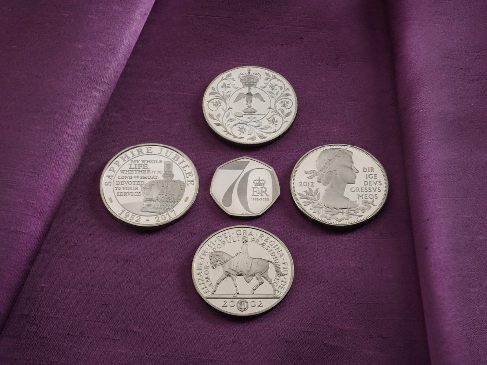 The Royal Mint unveils unique commemorative 50p design for the Queen’s ...